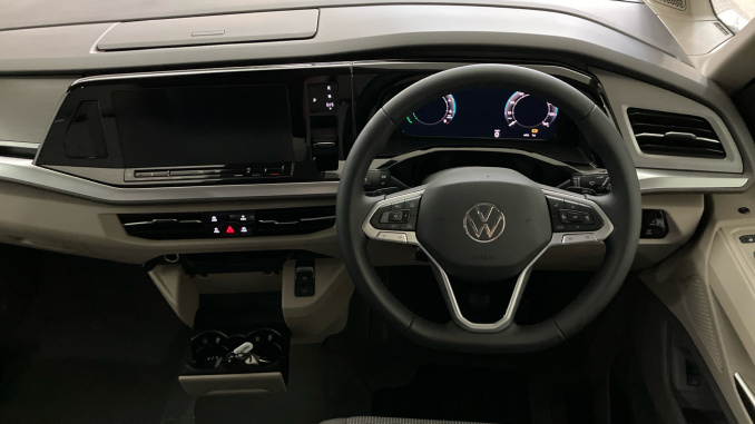 Volkswagen Multivan 1.5 TSI eHybrid Life 5dr 4MOTION DSG Estate - Image 9